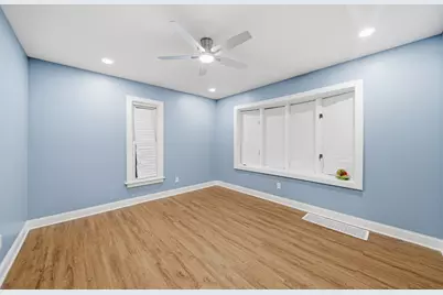 105 E Knox Street, Morrison, IL 61270 - Photo 4