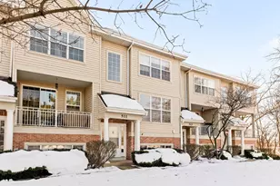 511 Pheasant Trail, Saint Charles, IL 60174 - Photo 2