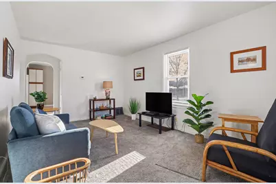 11057 S Avenue B, Chicago, IL 60617 - Photo 2