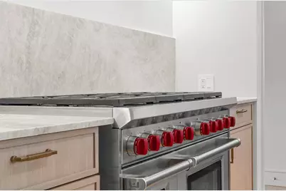 3754 N Claremont Avenue, Chicago, IL 60618 - Photo 10