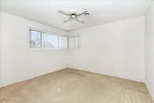 1162 W Grant Dr, Des Plaines, IL 60016 - Photo 14