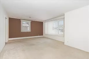 1162 W Grant Dr, Des Plaines, IL 60016 - Photo 4