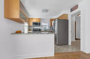 8239 N New England Ave, Niles, IL 60714 - Photo 6