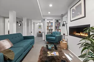 159 W Burton Pl, Chicago, IL 60610 - Photo 10