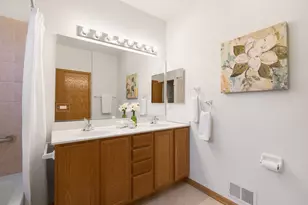 121 Enfield Ln, Grayslake, IL 60030 - Photo 12