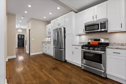 3059 N Gresham Avenue, Chicago, IL 60618 - Photo 10