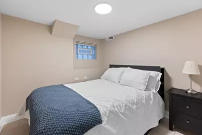 3059 N Gresham Avenue, Chicago, IL 60618 - Photo 24