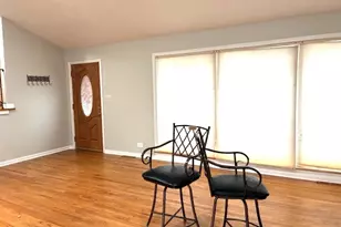 281 Terry Ln, Villa Park, IL 60181 - Photo 2