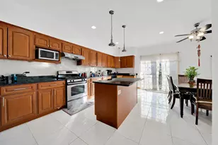 3917 W 60th St, Chicago, IL 60629 - Photo 10