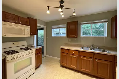 32857 N Alleghany Road #EAST, Grayslake, IL 60030 - Photo 2