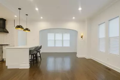 7937 S Crandon Avenue, Chicago, IL 60617 - Photo 2