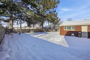 10816 Princess Ave, Chicago Ridge, IL 60415 - Photo 4
