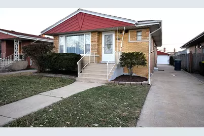 3133 W 101st Place, Evergreen Park, IL 60805 - Photo 2