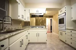 3133 W 101st Pl, Evergreen Park, IL 60805 - Photo 6