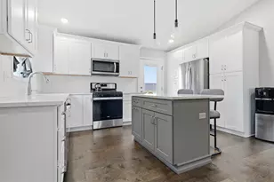 12 Misty Ln, Bloomington, IL 61705 - Photo 8