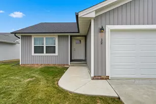 12 Misty Ln, Bloomington, IL 61705 - Photo 2