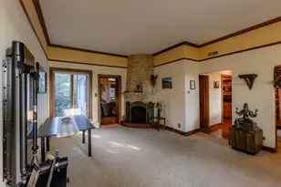 101 Beachway Dr, Fox River Grove, IL 60021 - Photo 6