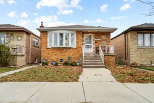 6135 W 63rd Pl, Chicago, IL 60638 - Photo 1