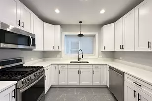 5510 N Luna Ave, Chicago, IL 60630 - Photo 2