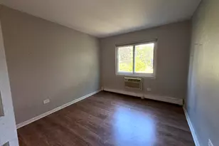 1075 Higgins Quarters Dr, Hoffman Estates, IL 60169 - Photo 10