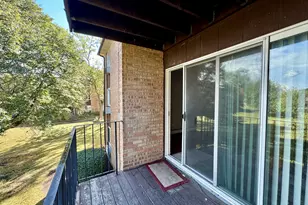 1075 Higgins Quarters Dr, Hoffman Estates, IL 60169 - Photo 8