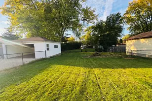 670 Lakeview Ln, Hoffman Estates, IL 60169 - Photo 22