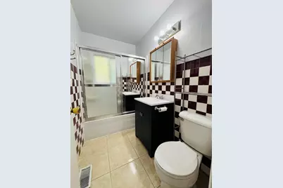 670 Lakeview Lane, Hoffman Estates, IL 60169 - Photo 14