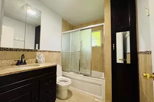 670 Lakeview Ln, Hoffman Estates, IL 60169 - Photo 10