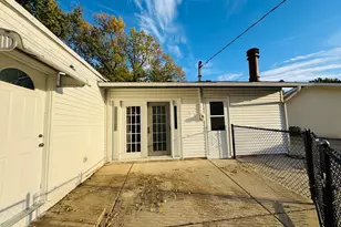 670 Lakeview Ln, Hoffman Estates, IL 60169 - Photo 20