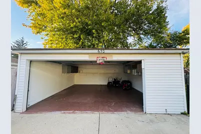 670 Lakeview Lane, Hoffman Estates, IL 60169 - Photo 18