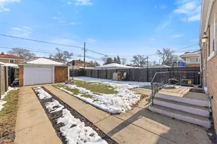 [Address not provided], Bellwood, IL 60104 - Photo 18