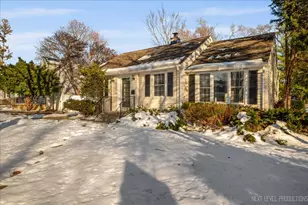 1326 Elm St, Saint Charles, IL 60174 - Photo 2