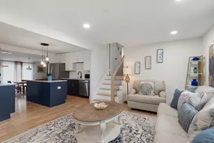 128 S Villa Ave, Addison, IL 60101 - Photo 4