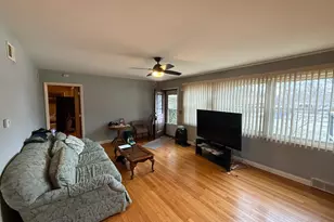 728 E Hawley St, Mundelein, IL 60060 - Photo 4