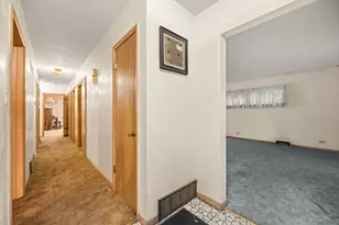 3251 N Schultz Dr, Lansing, IL 60438 - Photo 2