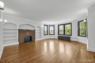 2252 W Winnemac Ave, Chicago, IL 60625 - Photo 2