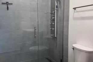 2001 S Calumet Ave, Chicago, IL 60616 - Photo 8