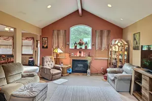 103 N Hickory St, Peotone, IL 60468 - Photo 4