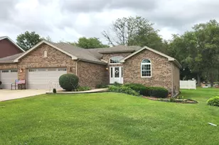 103 N Hickory St, Peotone, IL 60468 - Photo 2