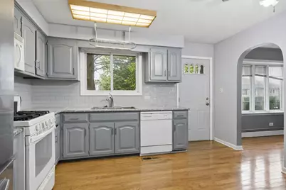 18341 Poplar Avenue, Homewood, IL 60430 - Photo 2