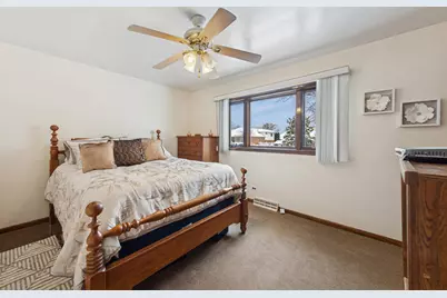 7216 S Octavia Avenue, Bridgeview, IL 60455 - Photo 14