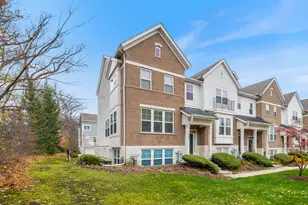 982 Tuscany Dr, Streamwood, IL 60107 - Photo 2