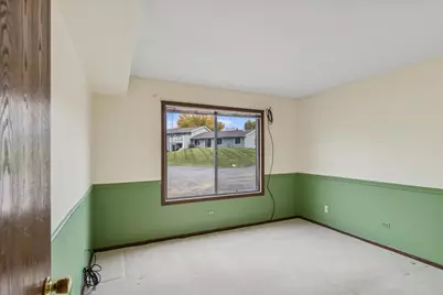 419 N Thornwood Drive #A, McHenry, IL 60050 - Photo 10