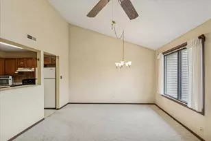 419 N Thornwood Dr, McHenry, IL 60050 - Photo 6