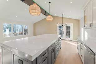 700 Florence Dr, Park Ridge, IL 60068 - Photo 8