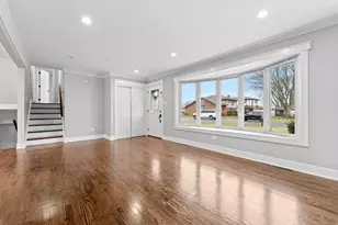 8306 S 82nd Ave, Justice, IL 60458 - Photo 6