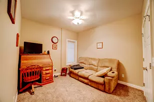 558 E Martin Ave, Watseka, IL 60970 - Photo 28