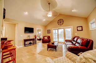 558 E Martin Ave, Watseka, IL 60970 - Photo 12