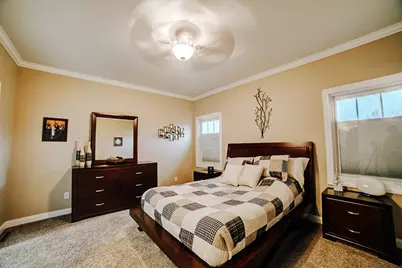 558 E Martin Avenue, Watseka, IL 60970 - Photo 18