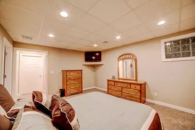 558 E Martin Avenue, Watseka, IL 60970 - Photo 38